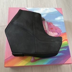 $NEW RARE Jeffrey Campbell Elf distress leather boots Sz8